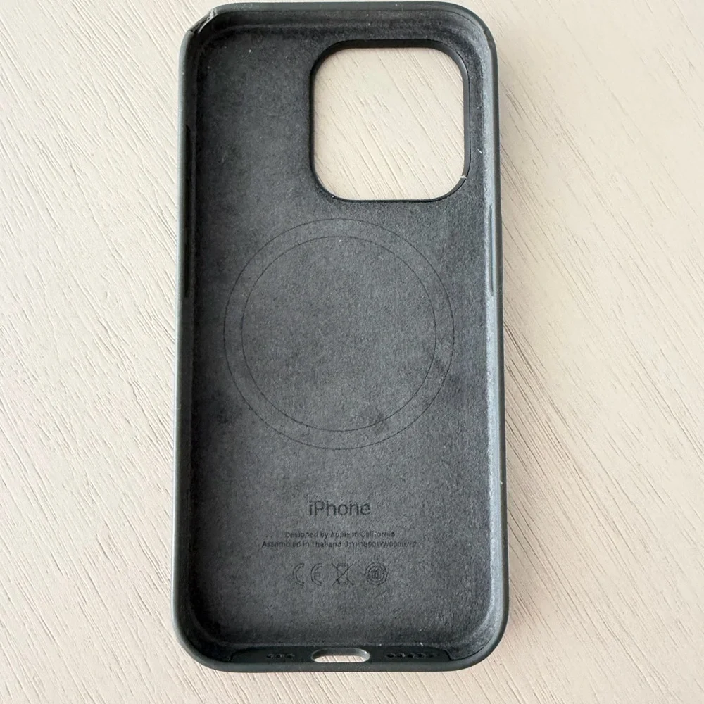 Apple iPhone 15 Pro Mag Safe Case in Clay